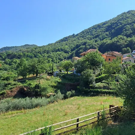 Vecchio Borgo Apartment Oneto